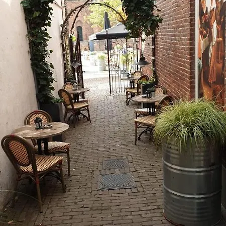 Fogadó Bijhillen In Bed