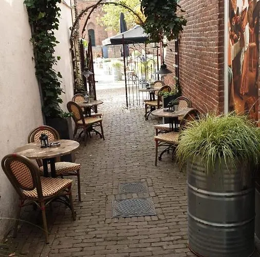 Inn Bijhillen In Bed